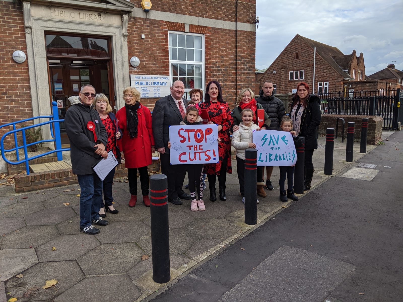 Labour campaigners oppose Library cuts